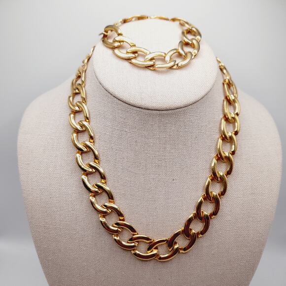 Vintage MONET Gold Plated Chain Necklace & Bracelet Set – Bold Links - Picture 2 of 10